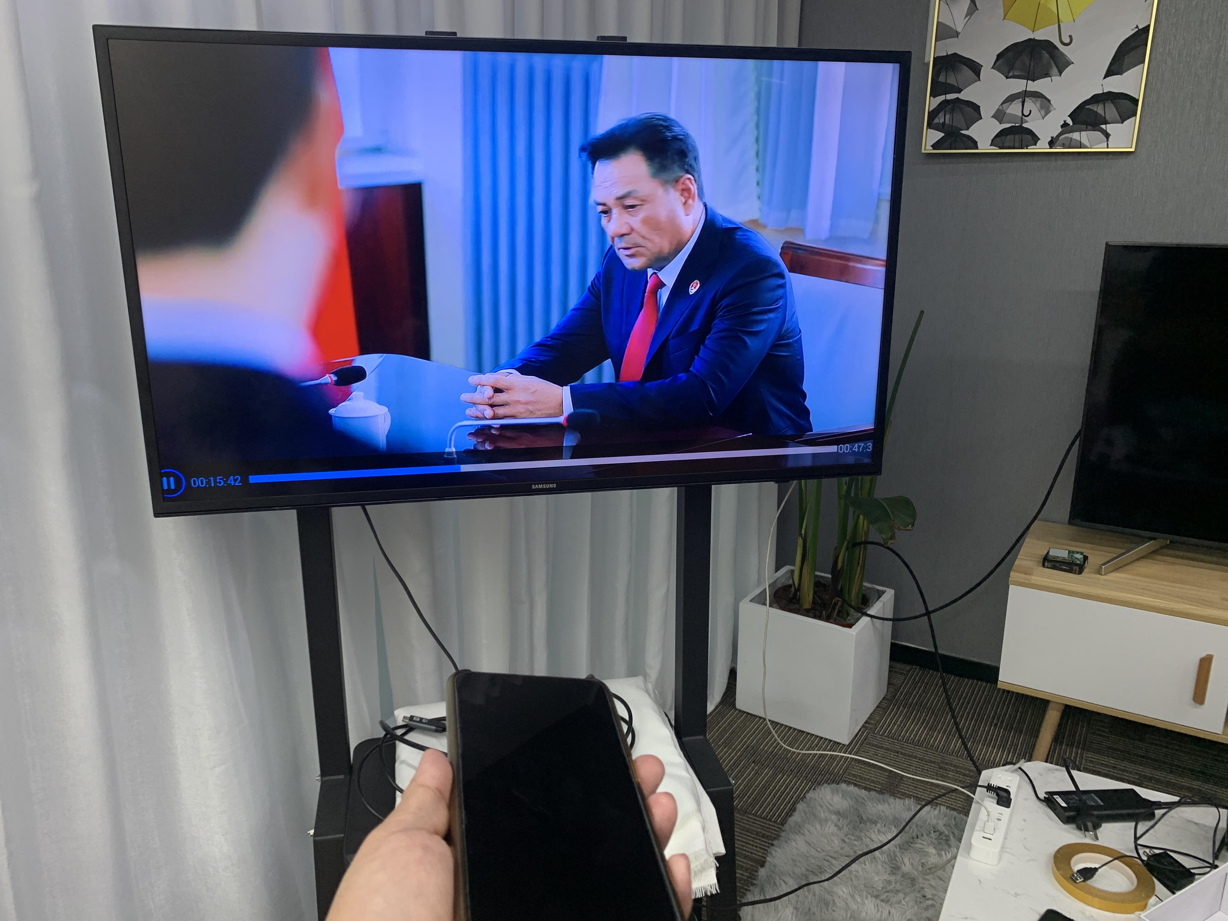 手机观看最新电影步骤指南，轻松在线观影体验！