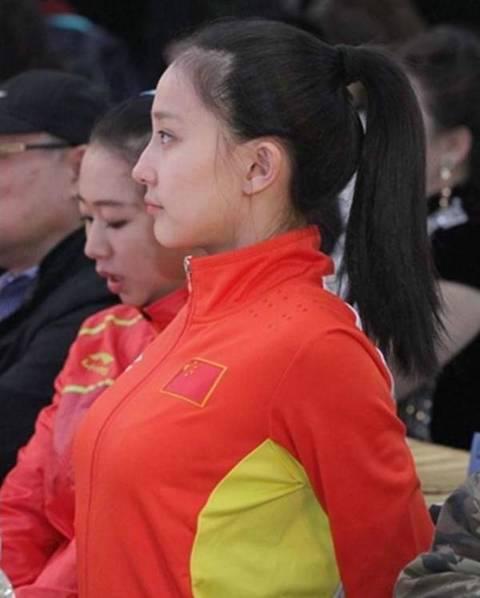 孙妍最新高清图片，学习、变化与自信的美丽交响曲展现迷人魅力